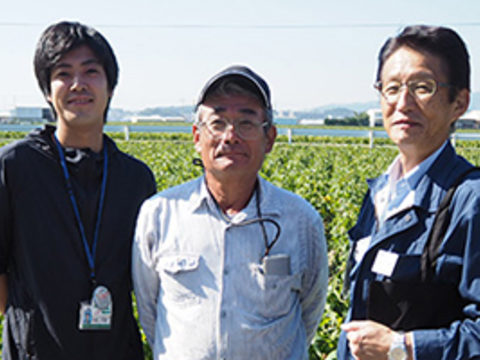 左より、JA筑前あさくらの行武大樹さん、井上喜隆さん、弊社福岡支店 村山 博