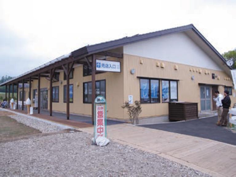 開放的な雰囲気のある南牧村直売所