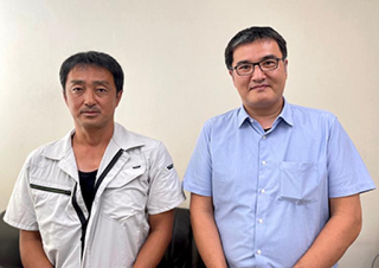 管内生産者 北村公さん（左）・JAしれとこ斜里 経済部資材課　田村仁課長（右）