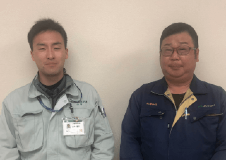 JAみっかび営農柑橘部柑橘課の成澤和久課長代理（右） JA静岡経済連西部支所肥料農薬課の山田陽平さん（左）