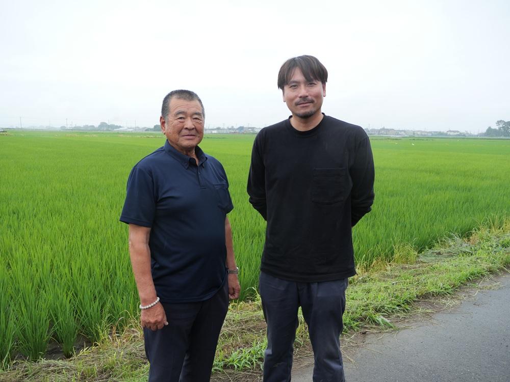 【(有)神扇農業機械化センター代表の船川由孝さん（左）と専務の船川智弘さん（右）】